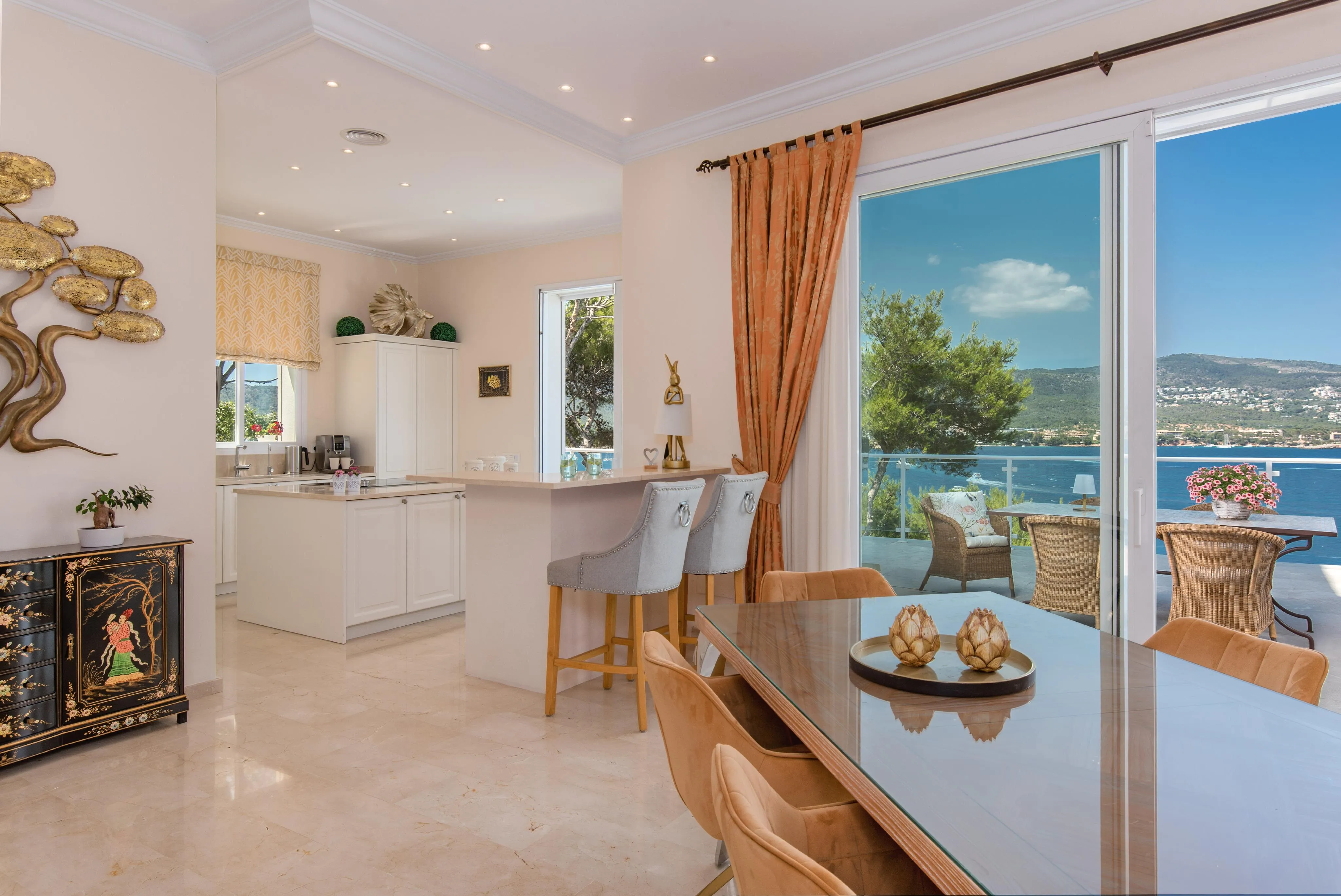 Urocza willa na nabrzeżu z dostępem do morza-6