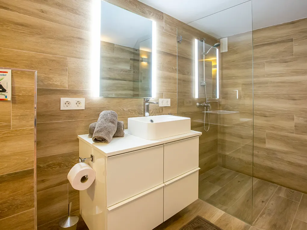 Urocza willa na nabrzeżu z dostępem do morza-19