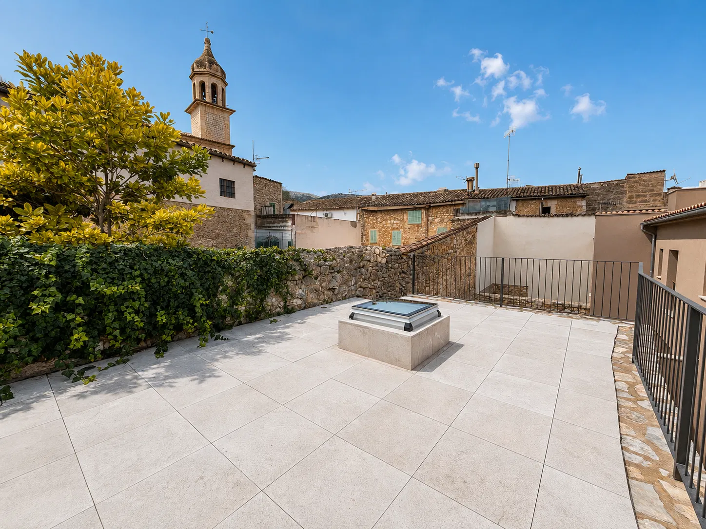 Historic townhouse with pool-13