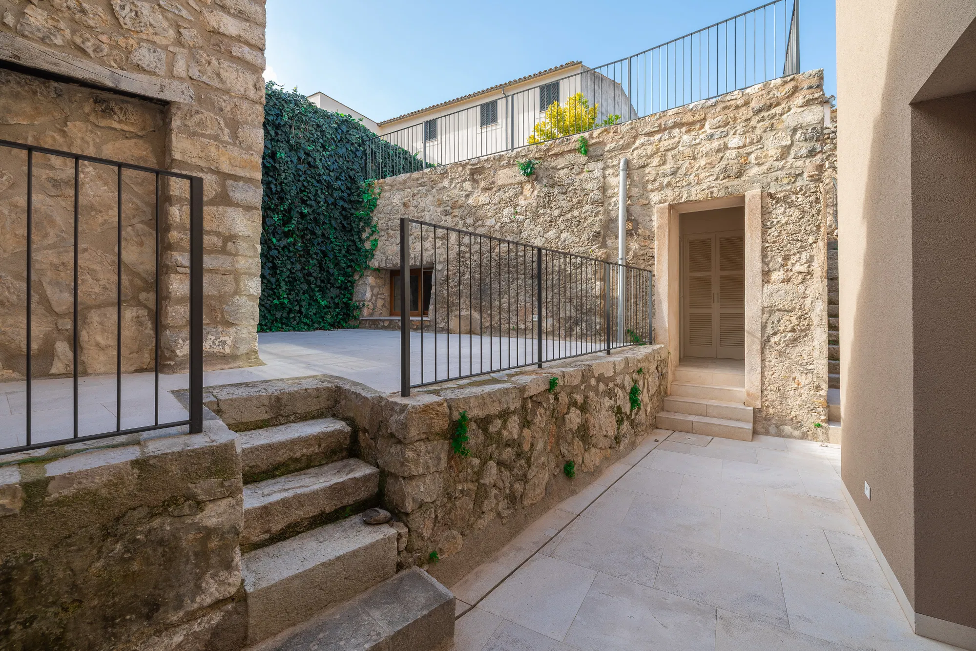 Historic townhouse with pool-12