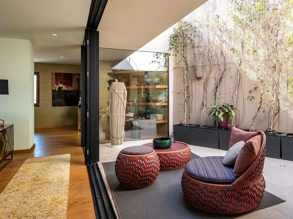 Sophisticated penthouse with terrace, private garage and lift on Passeig del Born-9