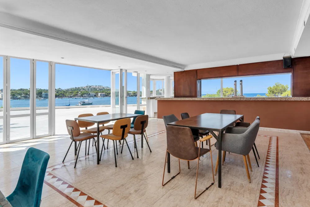 Strandrestaurant in erster Meereslinie-9