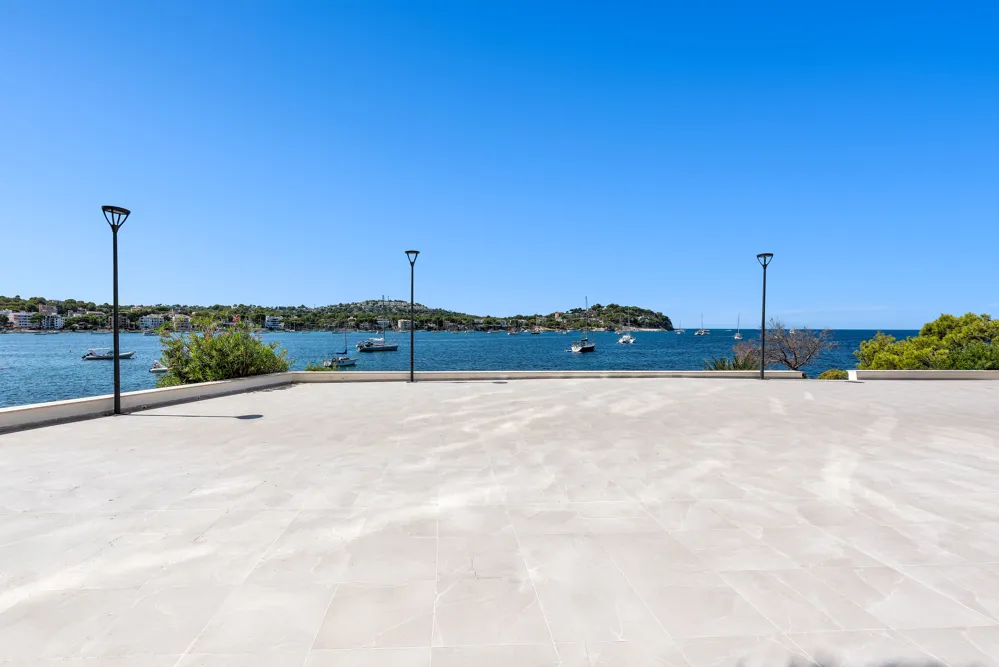 Strandrestaurant in erster Meereslinie-10