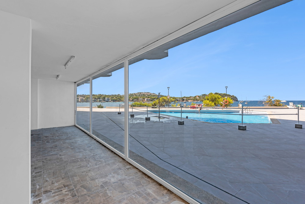 Beach-Restaurant front line