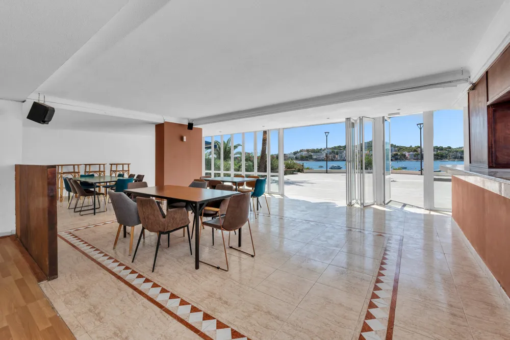 Strandrestaurant in erster Meereslinie-4