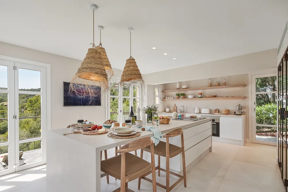 Luxe villa met zeezicht en zwembad-5