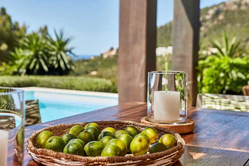 Lyxig villa med havsutsikt och pool-31