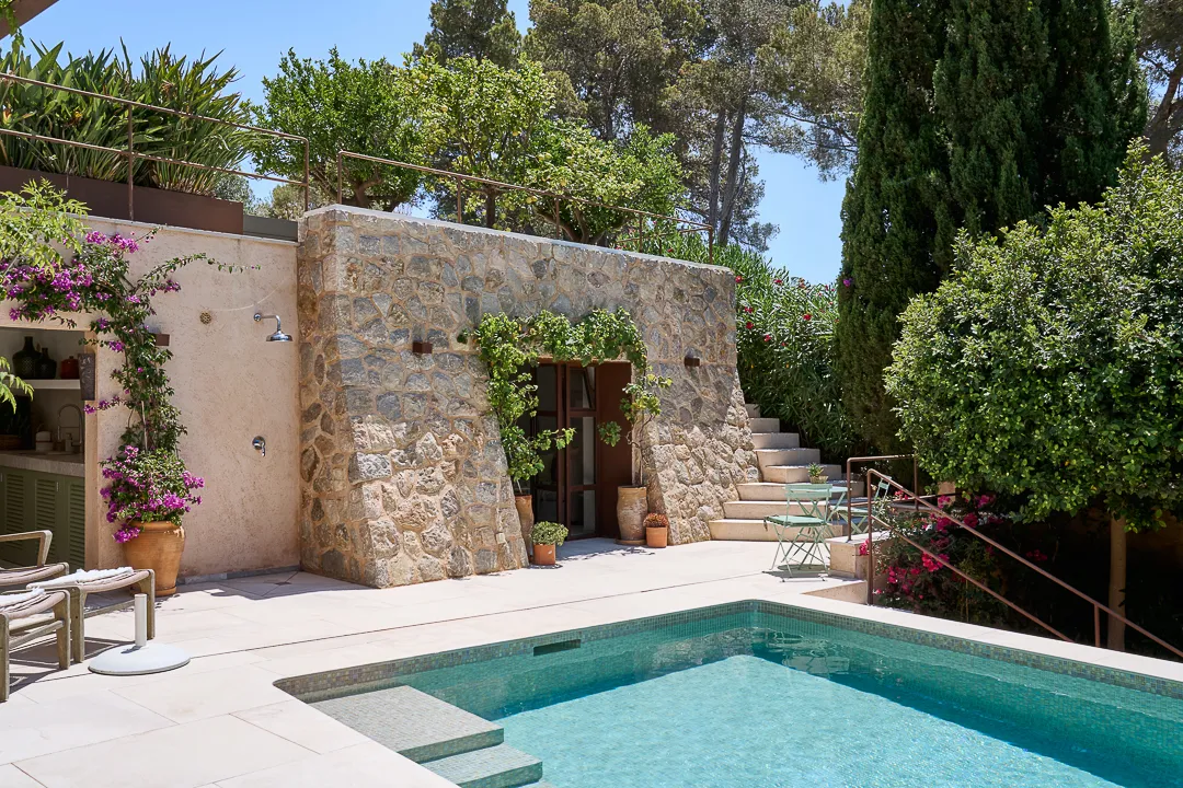 Luxe villa met zeezicht en zwembad-11