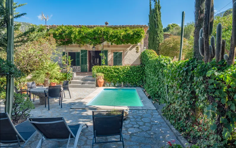 Excepcional finca campestre amb llicències de lloguer vacacional a Biniaraix Sóller