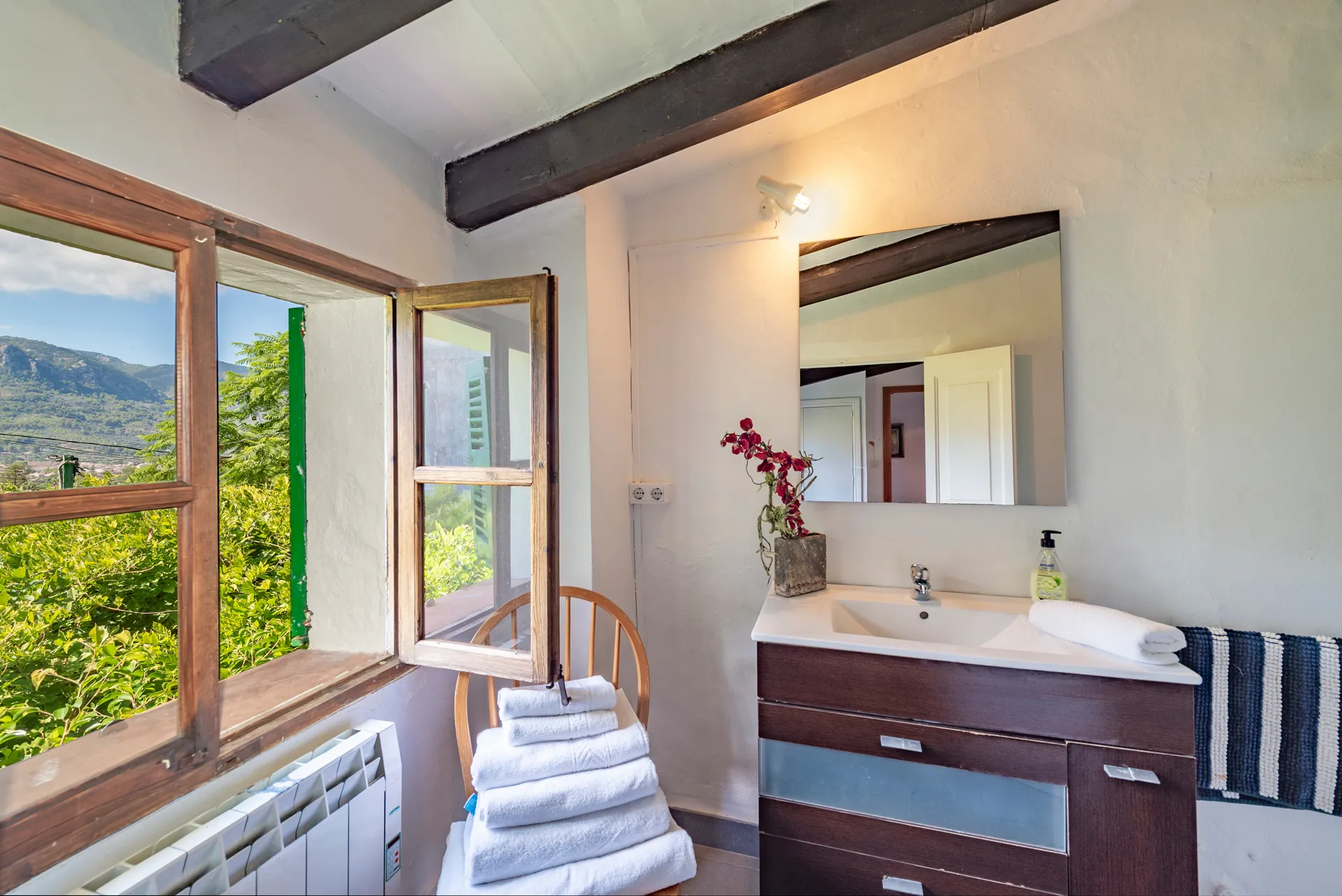 Enestående landejendom med tilladelse til ferieudlejning i Biniaraix Sóller-43