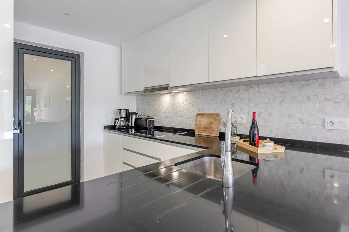 Exclusive new-build penthouse with private rooftop terrace and sea views, 25-metre pool – just 10 minutes from the beach-8