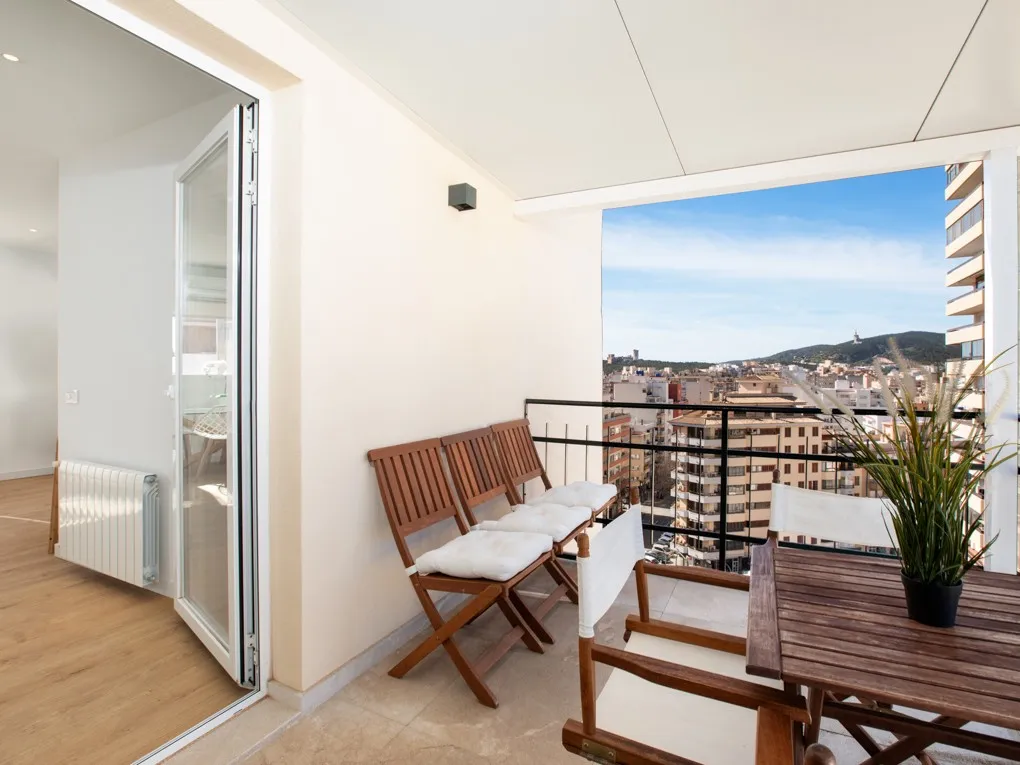 Renoveret penthouse med udsigt i Palma-16