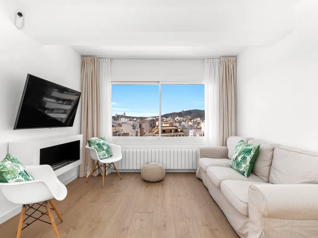 Renovated penthouse with views in Palma-3