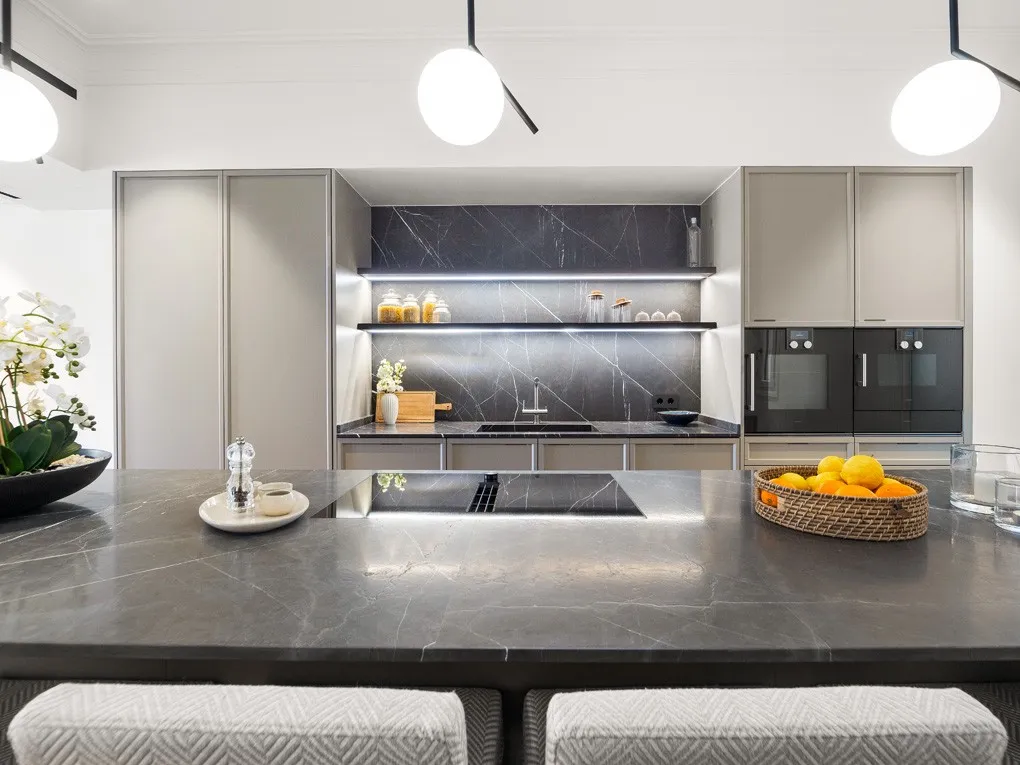 Prestige & design  – luxurious Flat with terrace in a prime location-8