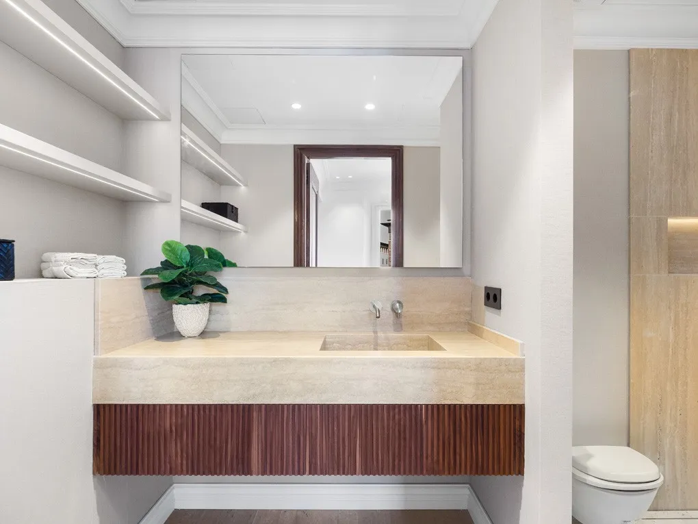 Prestige & design  – luxurious Flat with terrace in a prime location-14