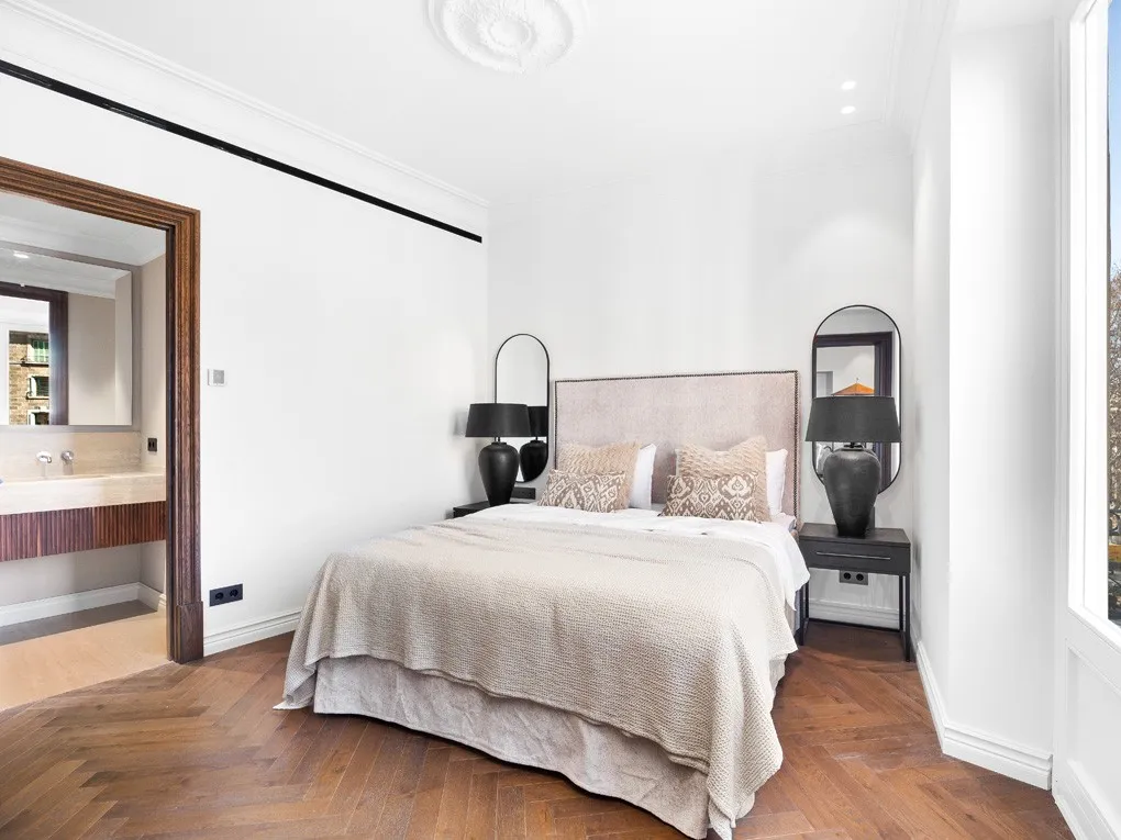 Prestige & design  – luxurious Flat with terrace in a prime location-13