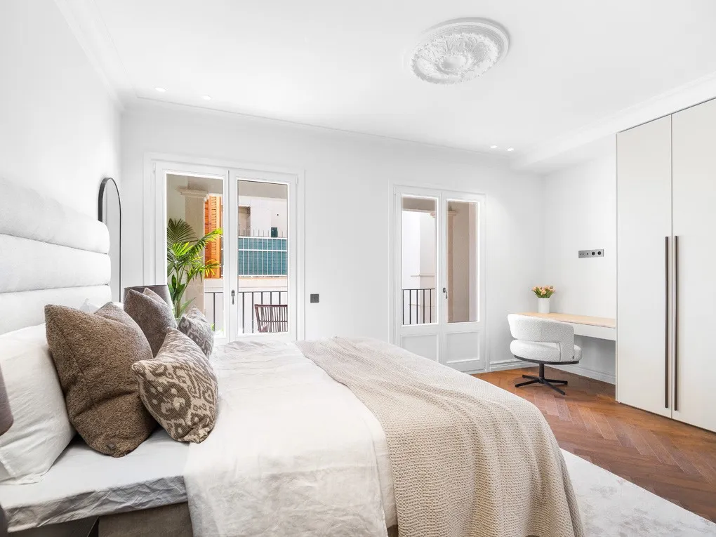 Prestige & design  – luxurious Flat with terrace in a prime location-9