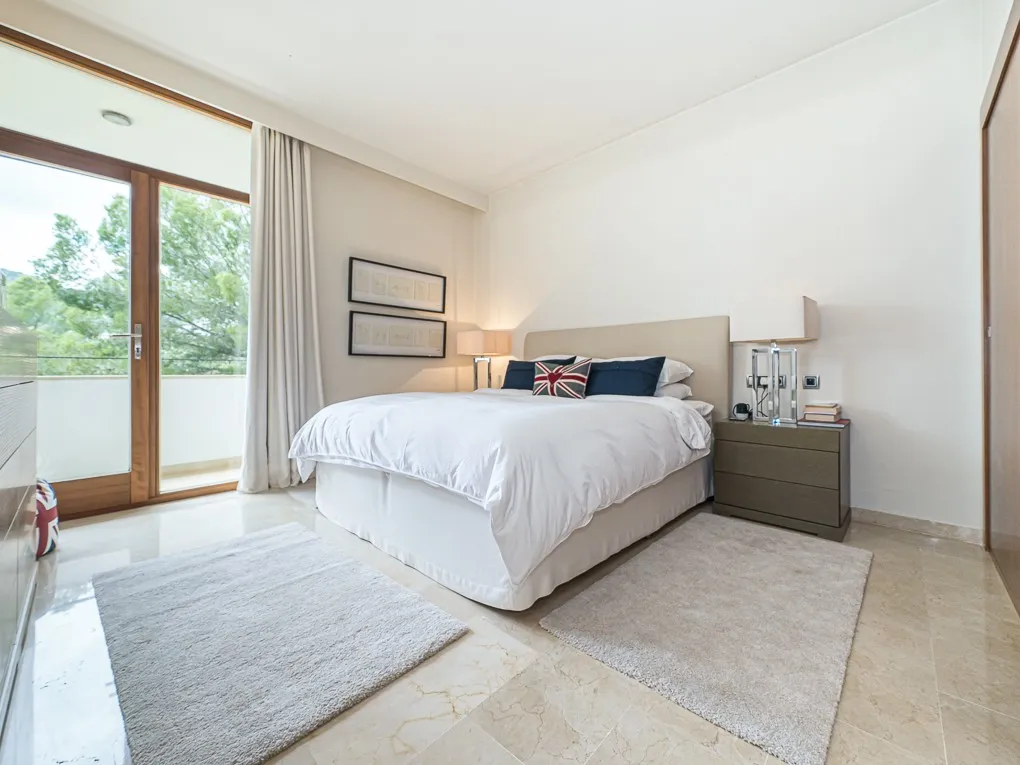 Stilfuld moderne villa med havudsigt-12