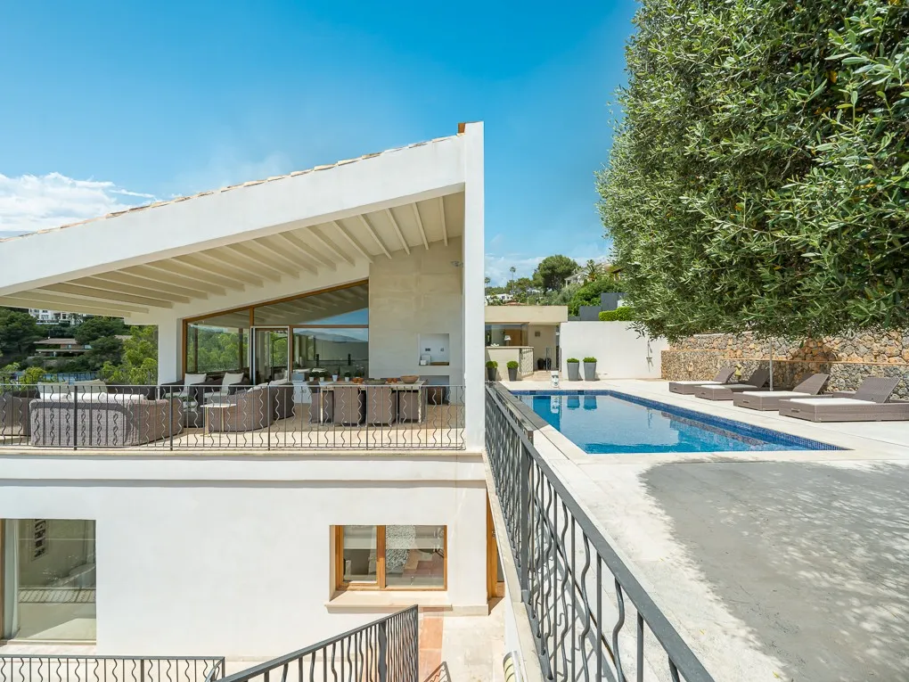 Stilfuld moderne villa med havudsigt-17