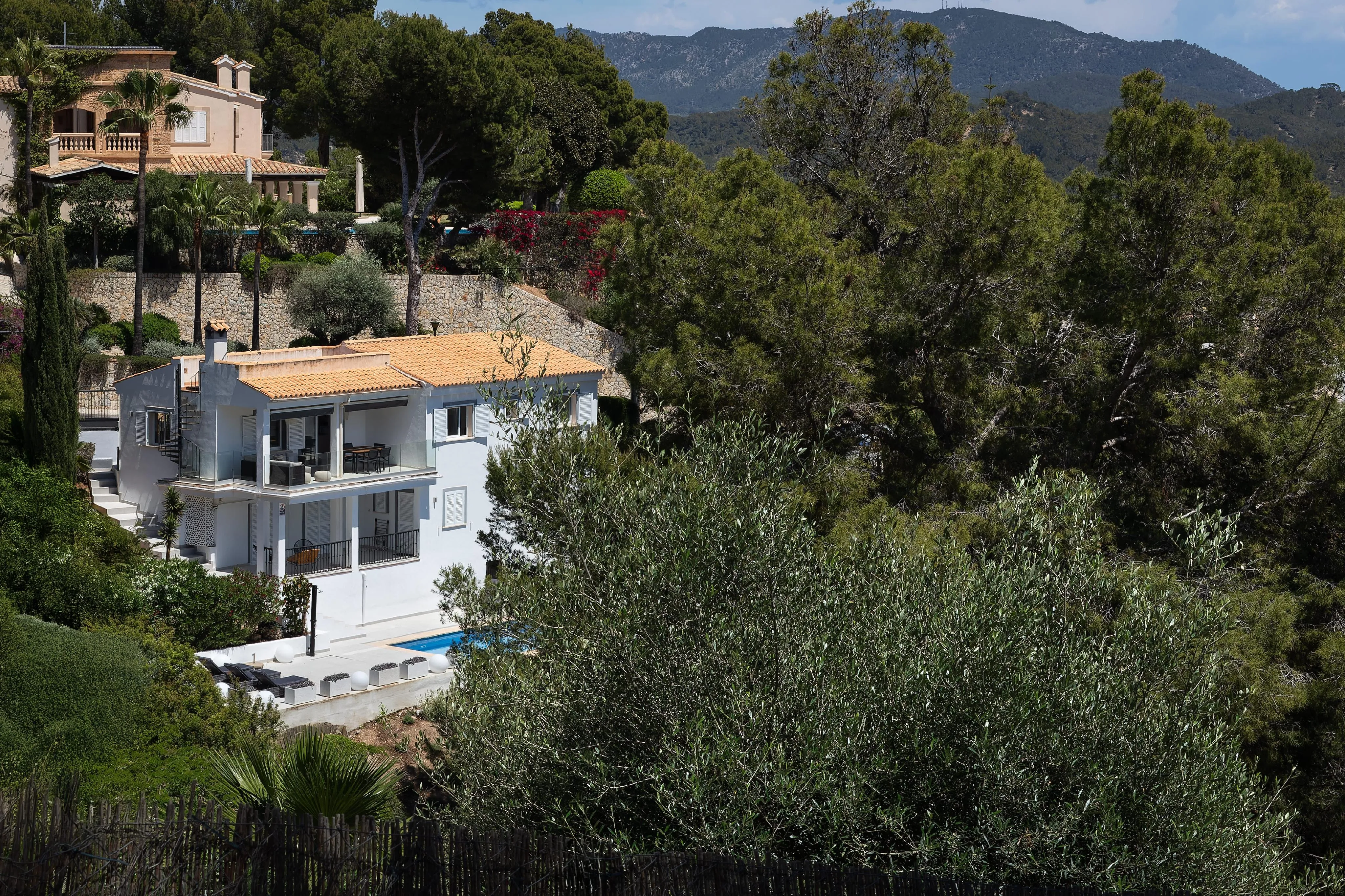 Villa renovada con vistas al mar-21