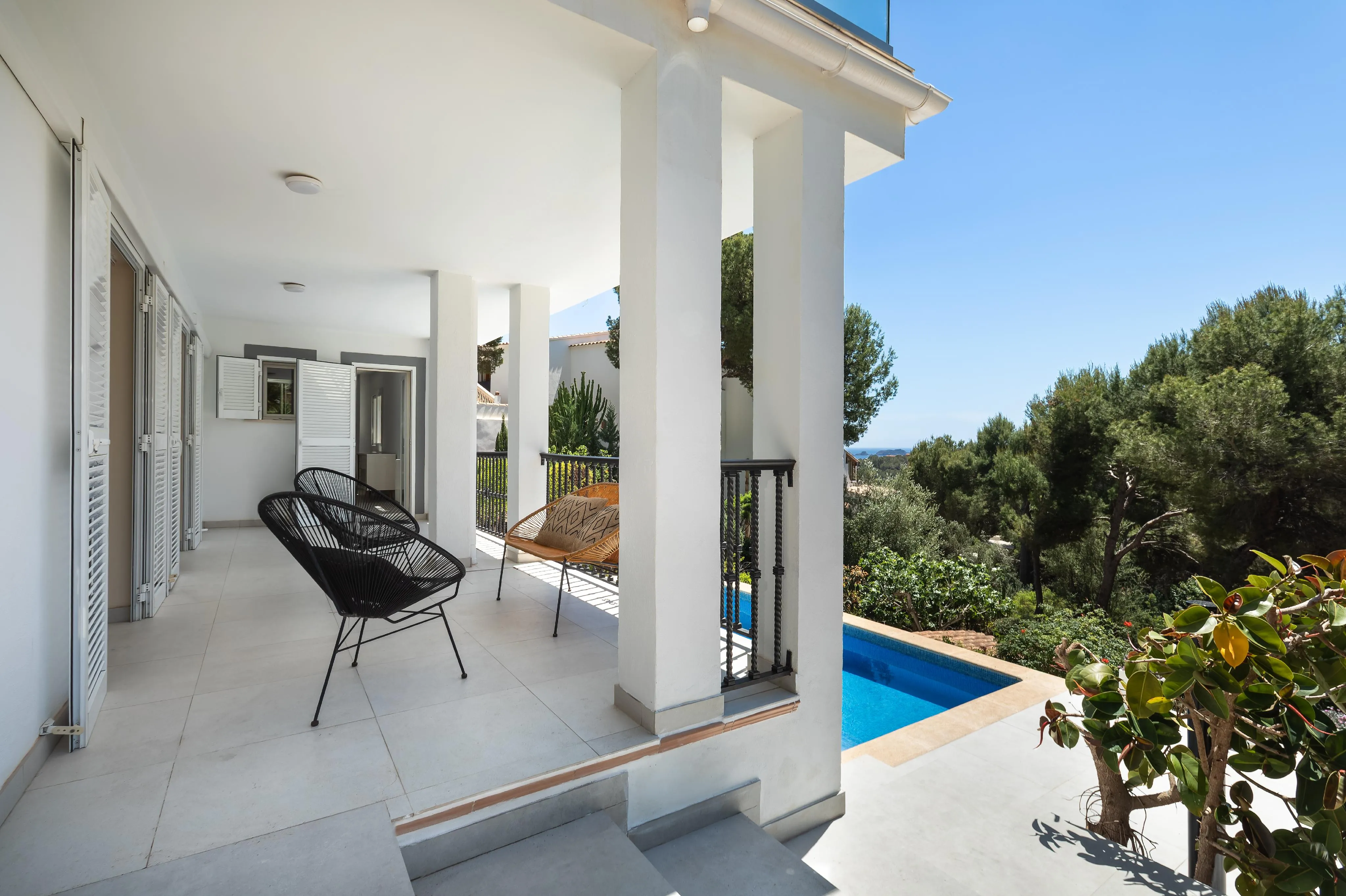 Gerenoveerde villa met uitzicht op zee-19