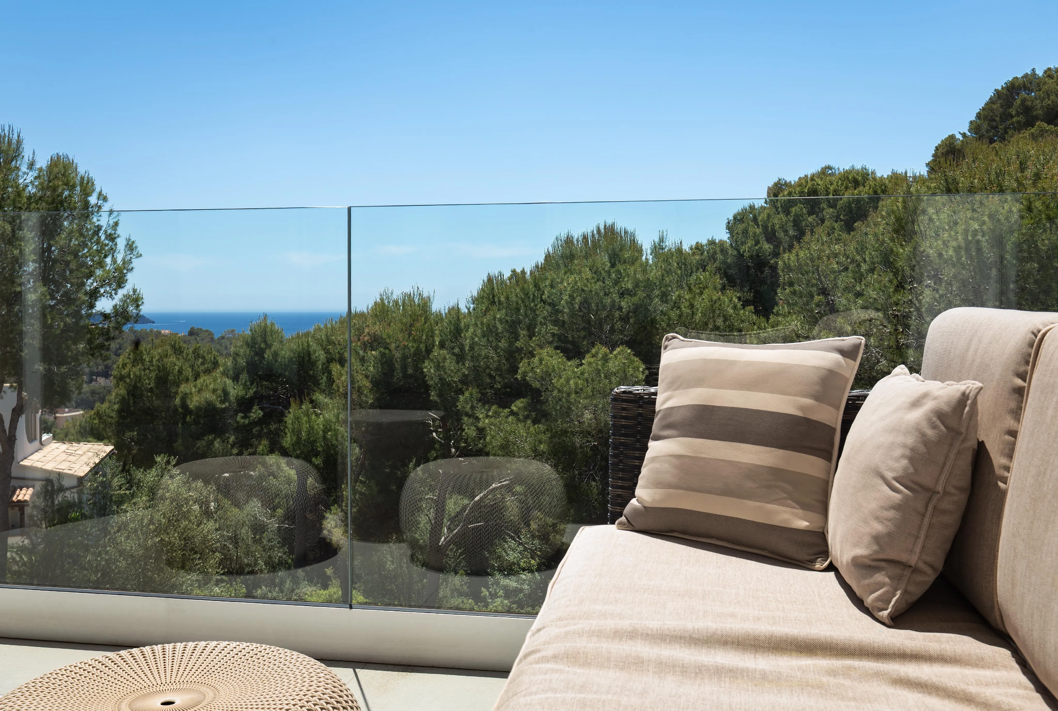 Villa renovada con vistas al mar-17