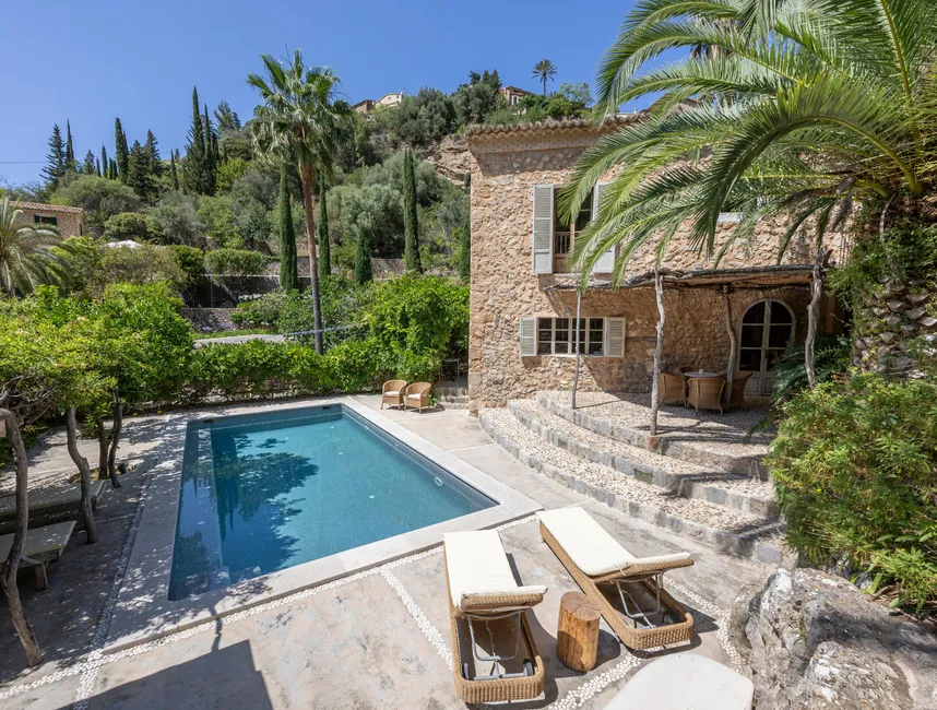 Elegant 4-Bedroom Townhouse with Pool in Deià - Holiday Rental ETV/28187-1