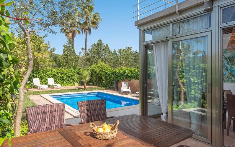 Dom szeregowy z ETV, tarasem na dachu i basenem w Crestatx