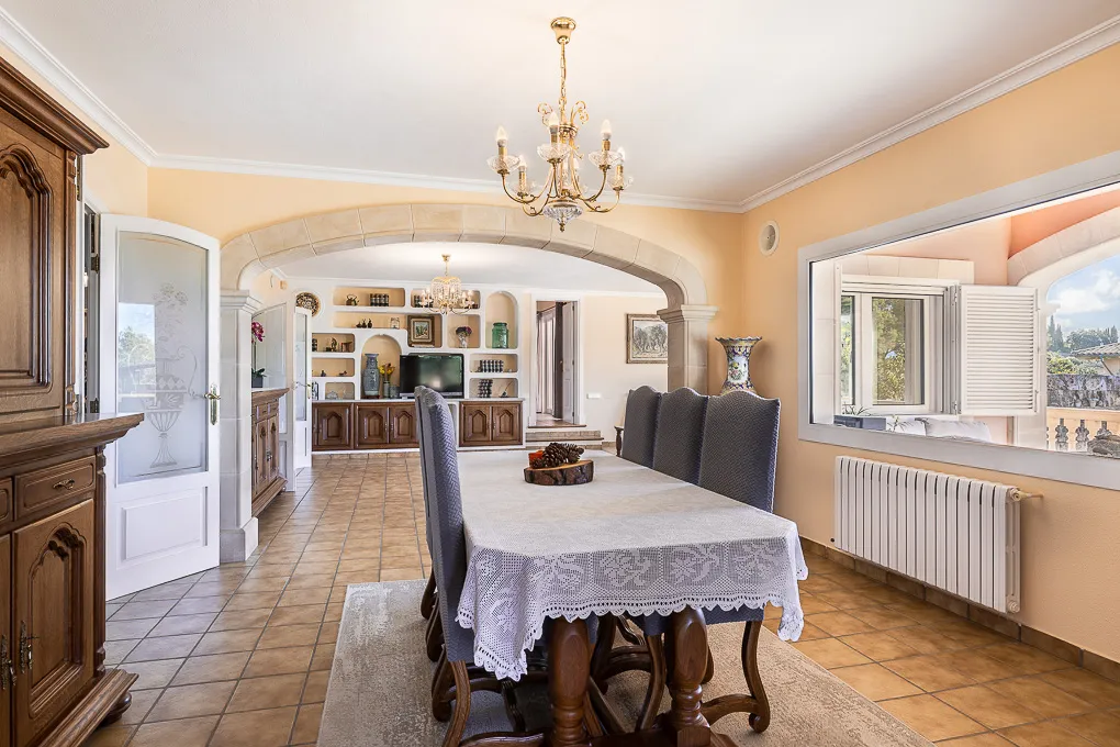 Familievenlig villa med vidunderlig udsigt over bjergene-4