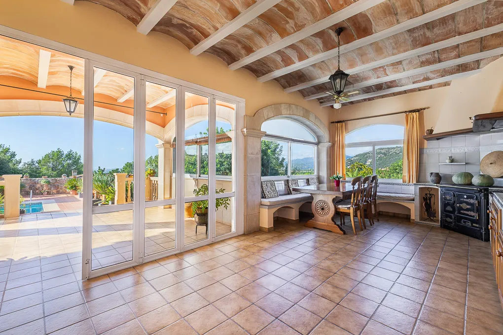 Familievenlig villa med vidunderlig udsigt over bjergene-3