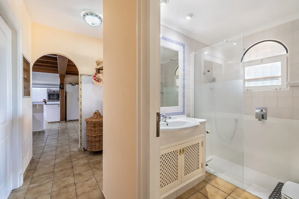 Familievenlig villa med vidunderlig udsigt over bjergene-10