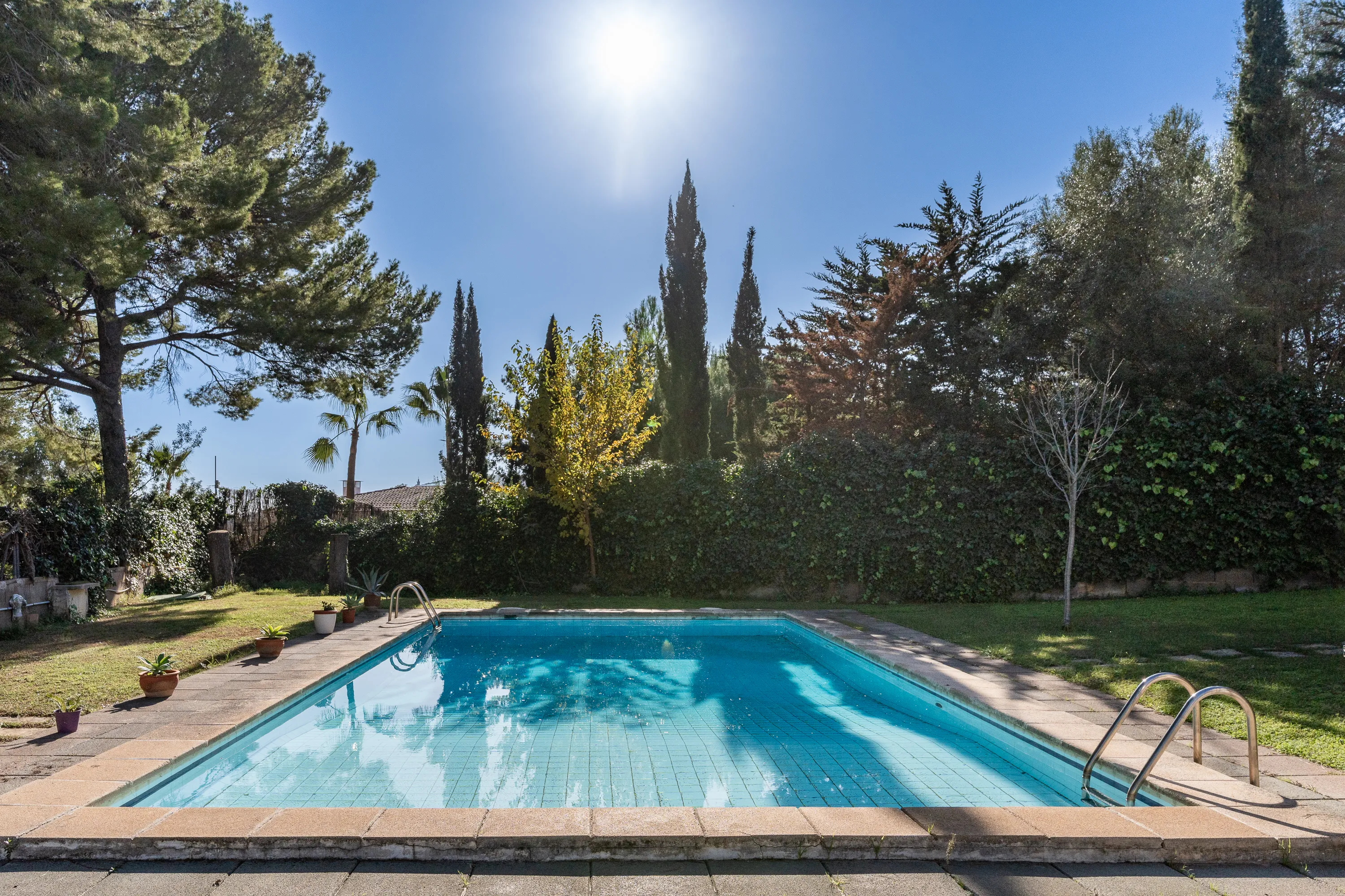 Stor villa med tennisbane i Pinar Park-4