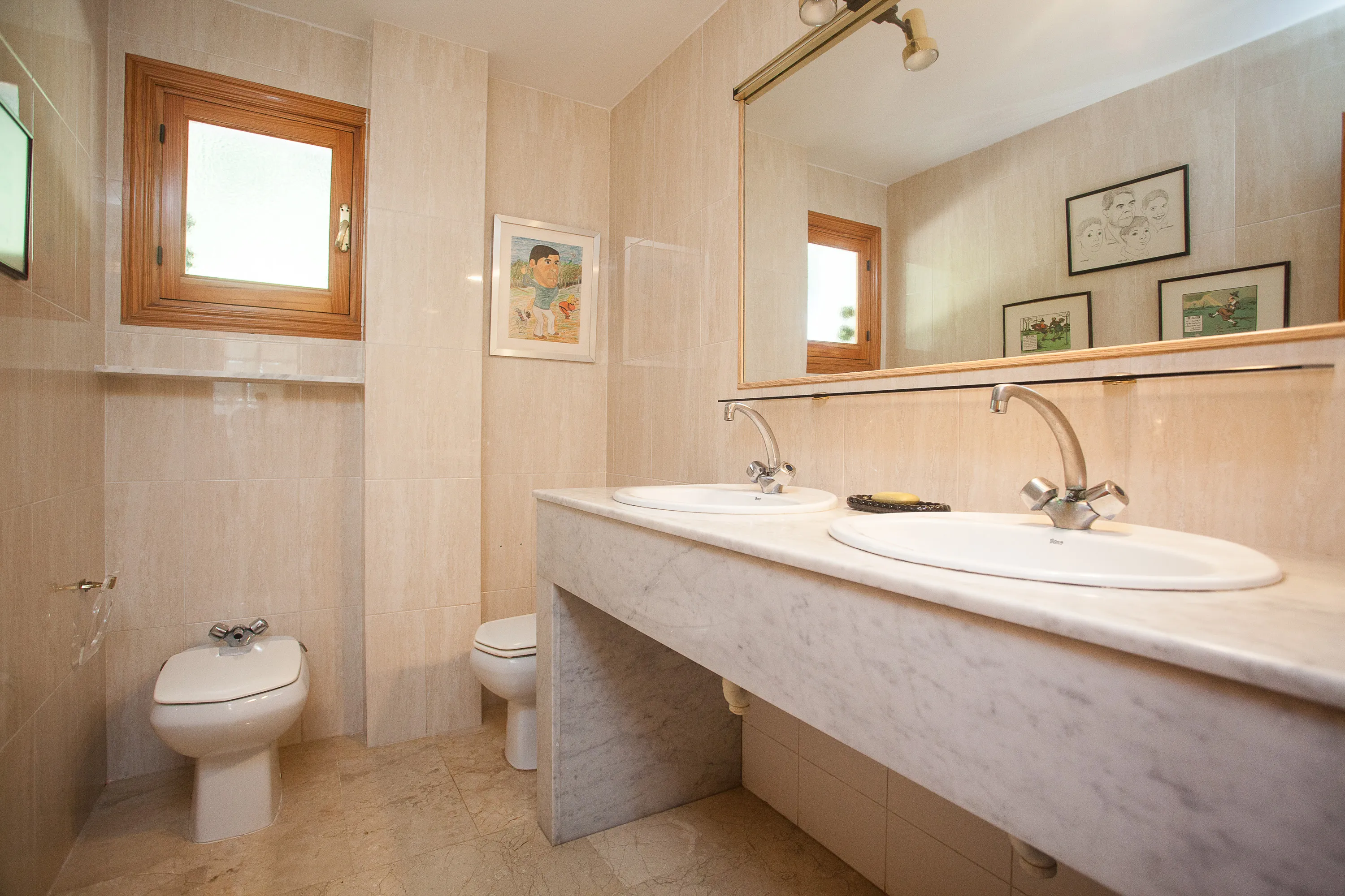 Stor villa med tennisbane i Pinar Park-16