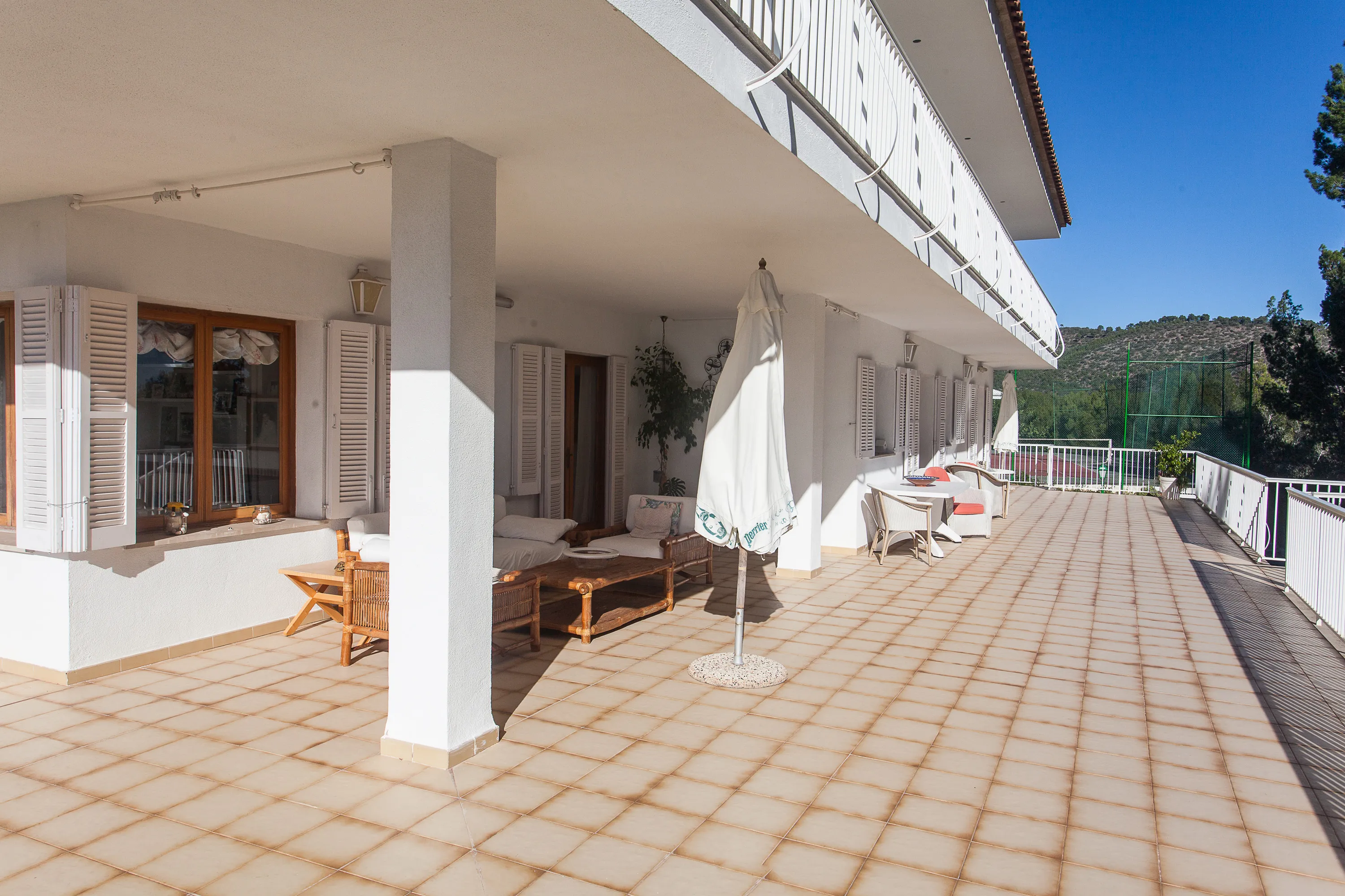 Stor villa med tennisbane i Pinar Park-17