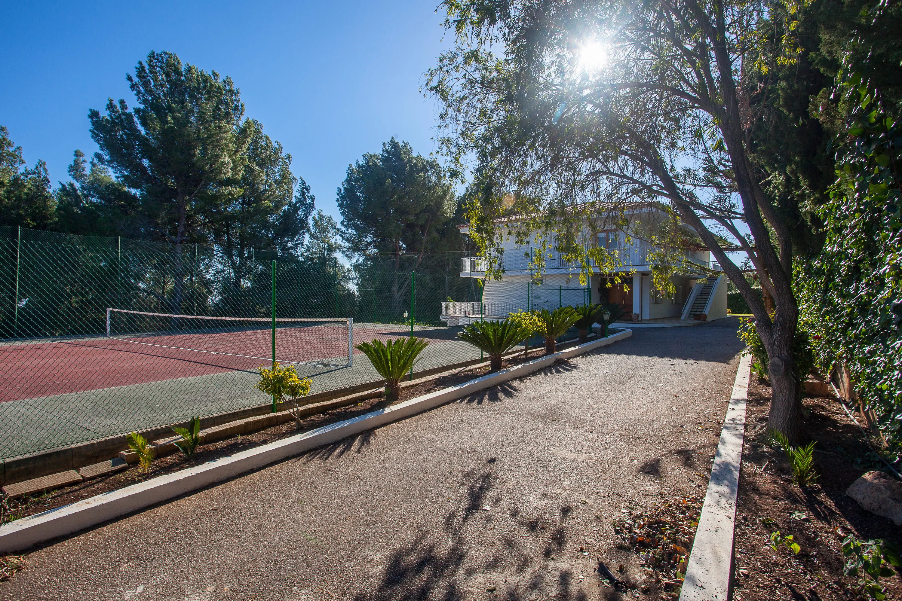 Stor villa med tennisbane i Pinar Park-18