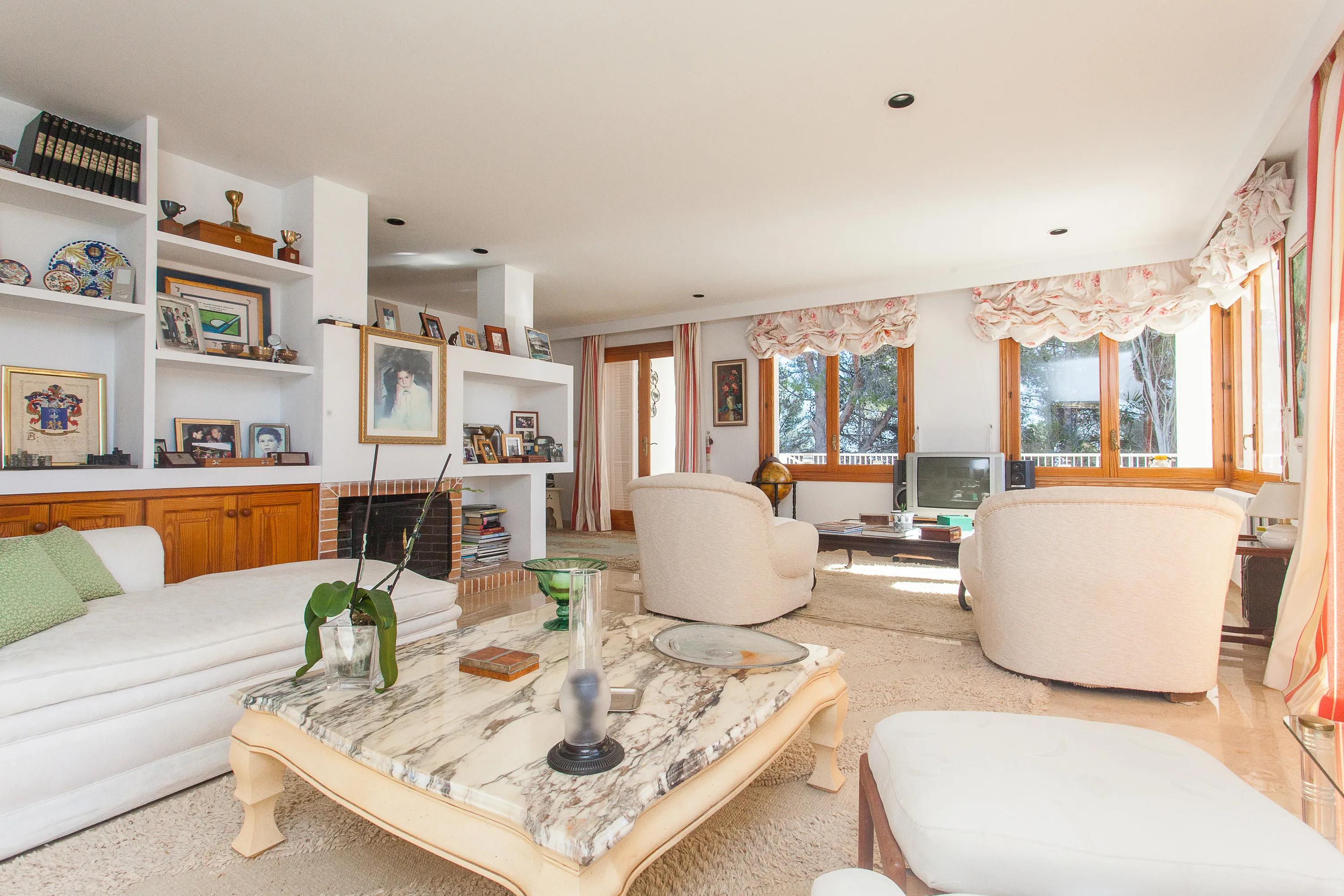 Stor villa med tennisbane i Pinar Park-8