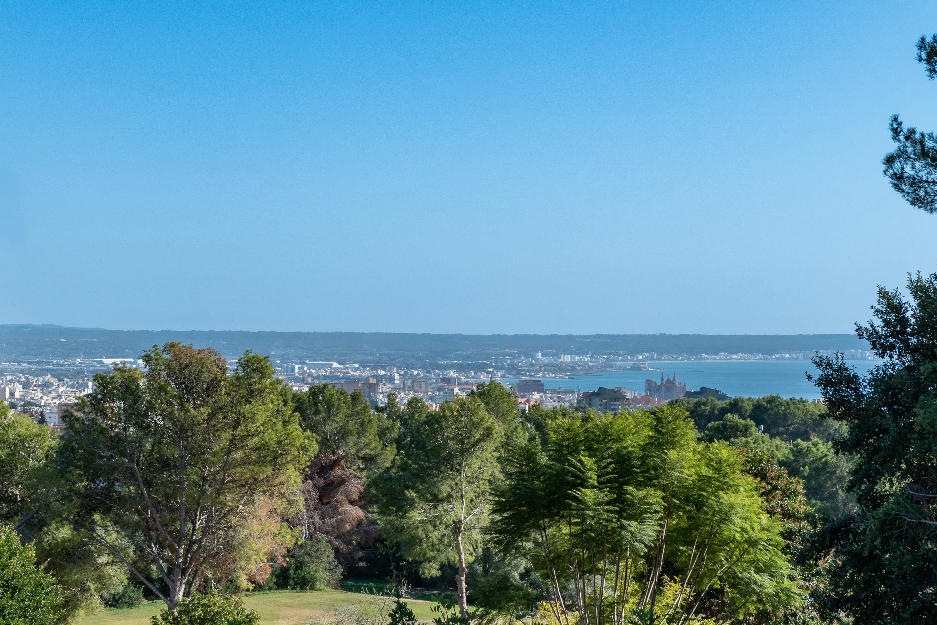 Stor villa med tennisbane i Pinar Park-2