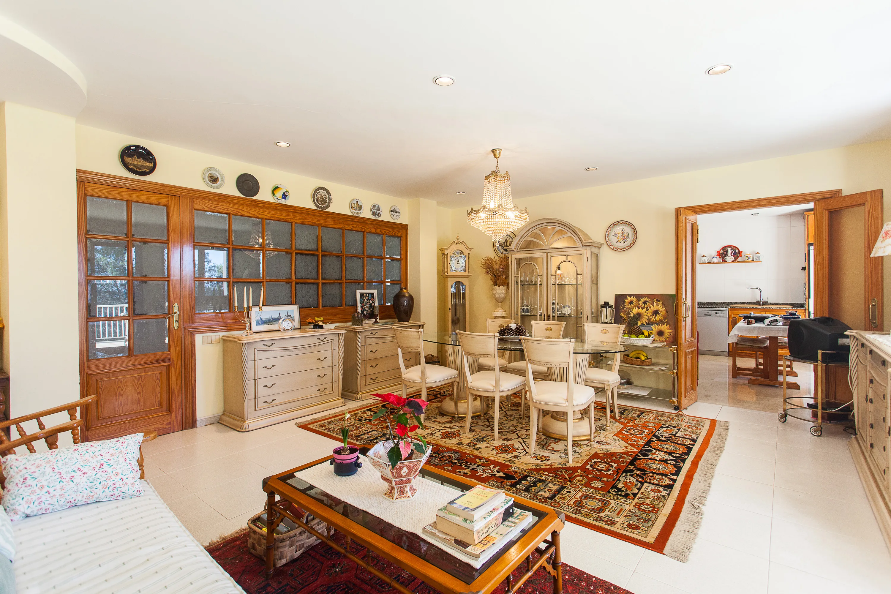 Stor villa med tennisbane i Pinar Park-10