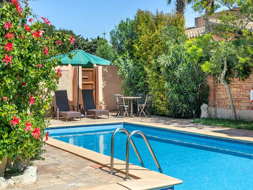 Seaview house in a sought-after quiet location with pool-18