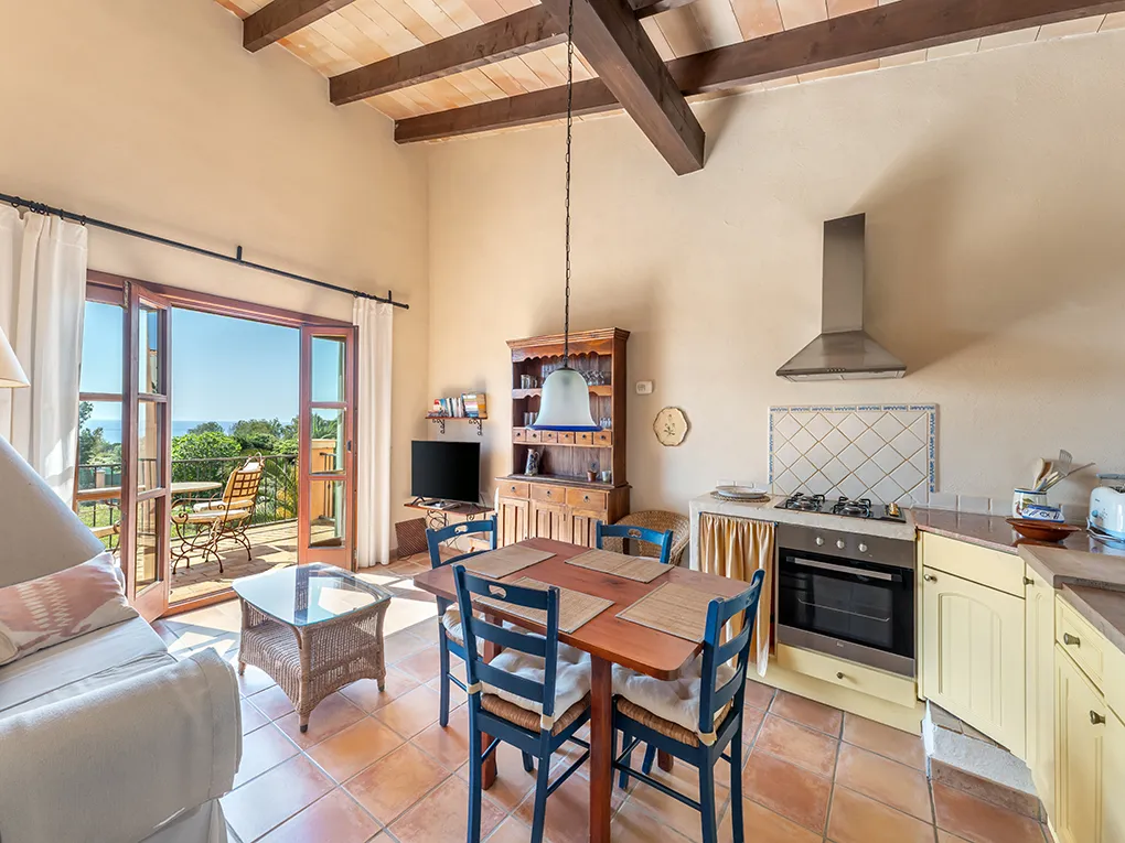 Seaview house in a sought-after quiet location with pool-13