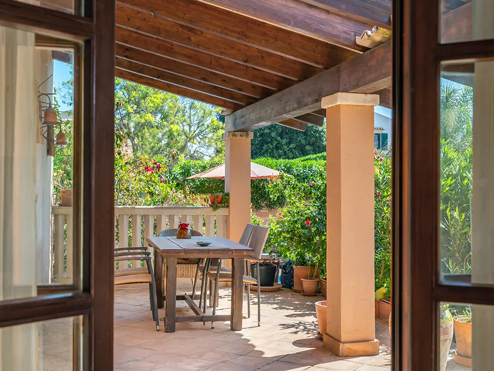 Seaview house in a sought-after quiet location with pool-5