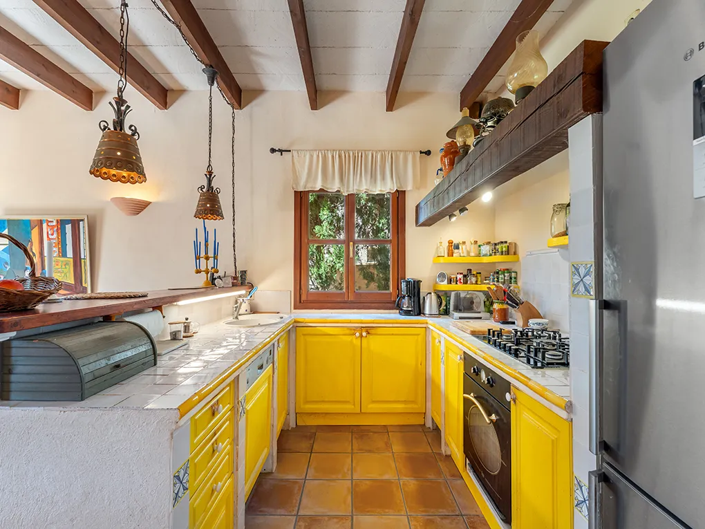 Hus med havudsigt i et eftertragtet, roligt område med pool-7