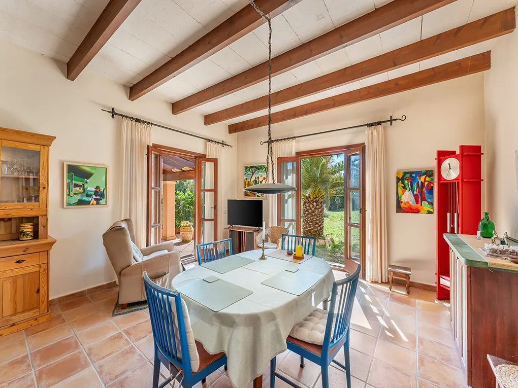 Seaview house in a sought-after quiet location with pool-3