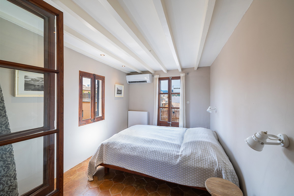 Triplex penthouse in an absolutely central location with two stunning terraces-8
