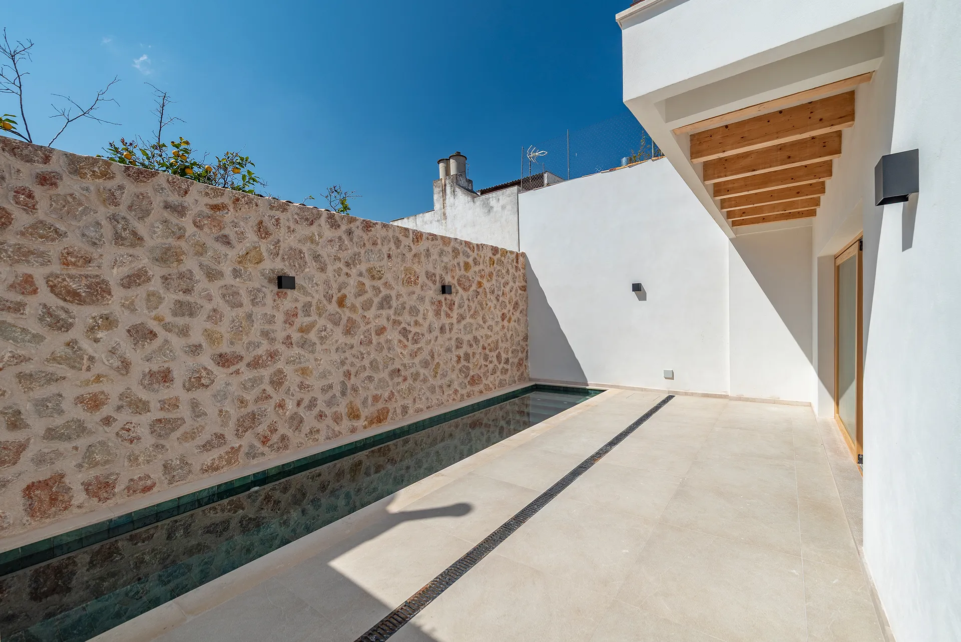 Beautiful Mediterranean townhouse with pool in Pollensa, Mallorca-2