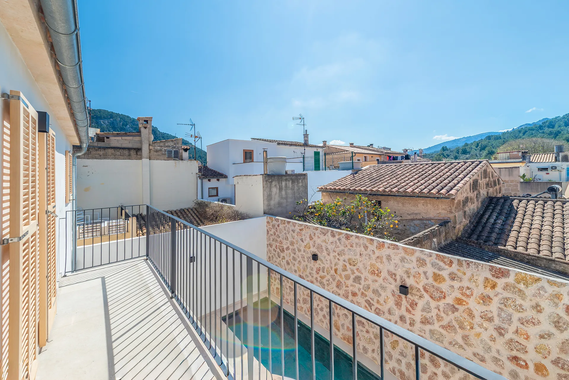 Beautiful Mediterranean townhouse with pool in Pollensa, Mallorca-16