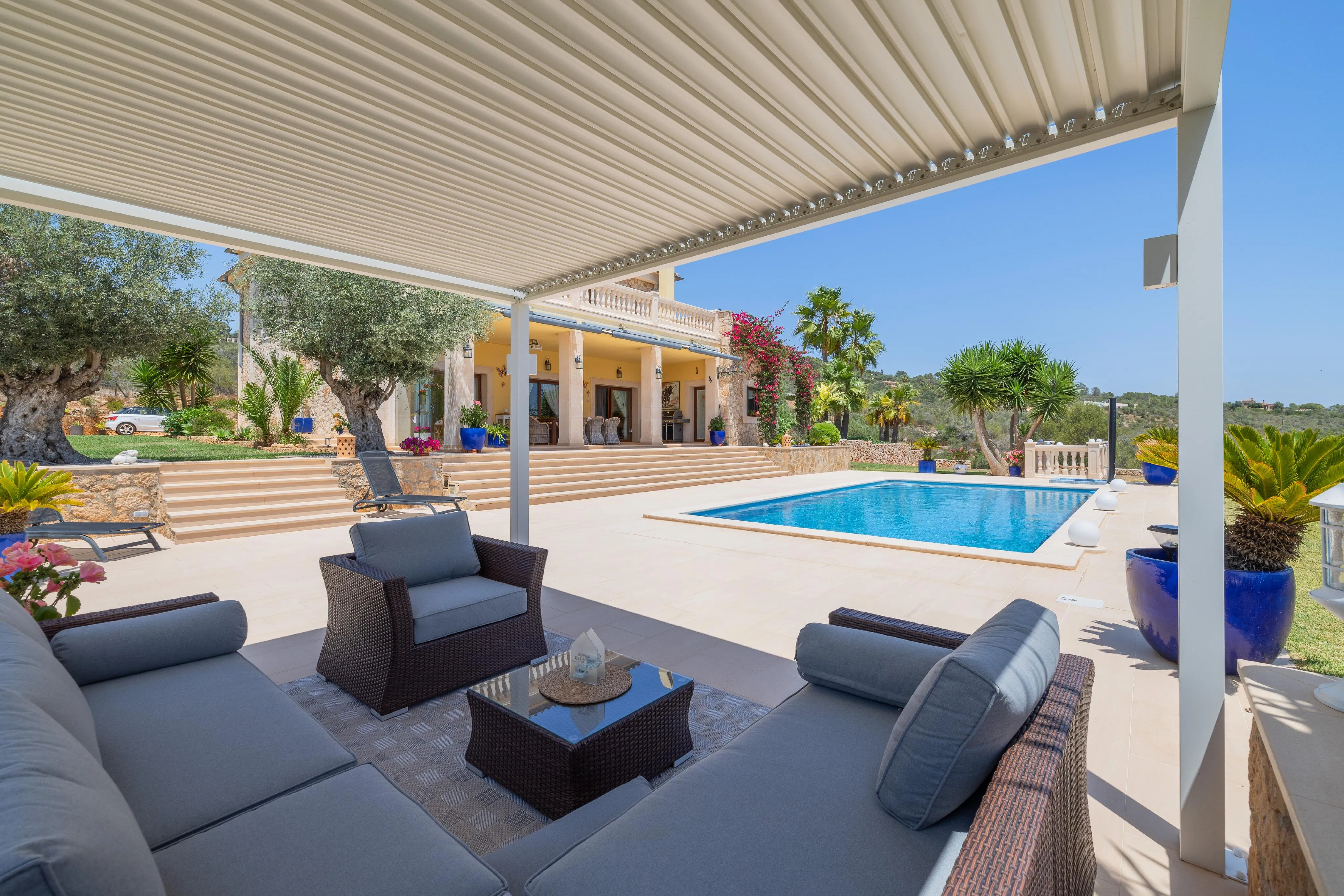 Mediterranean villa with panoramic pool and views in Puntiró-20