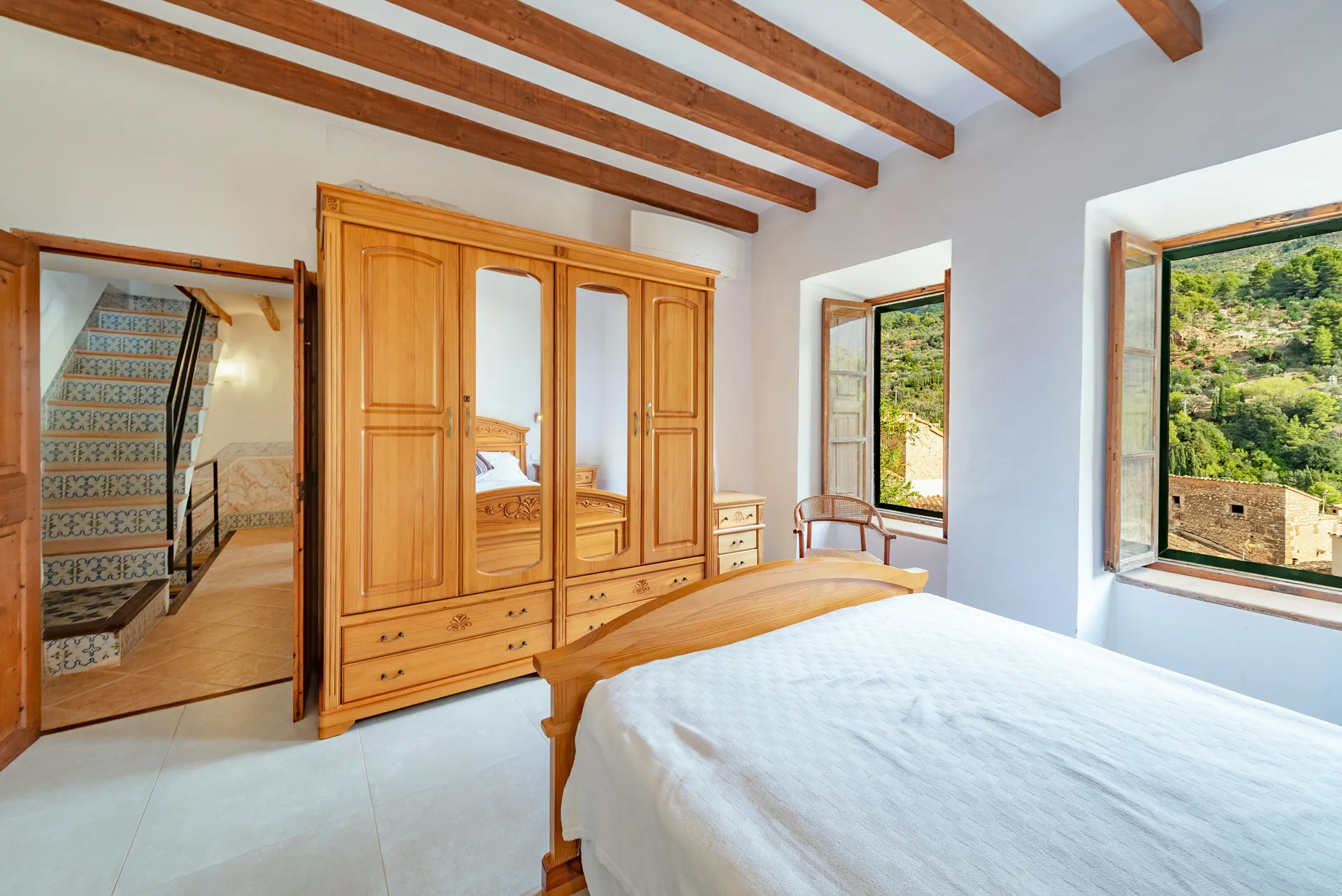 Encantadora casa adosada con vistas panorámicas en Fornalutx-13