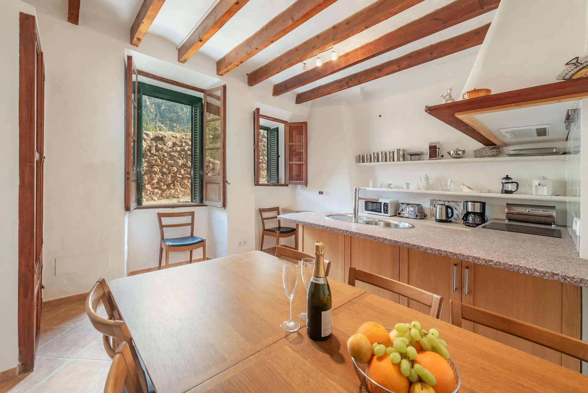 Encantadora casa adosada con vistas panorámicas en Fornalutx-6
