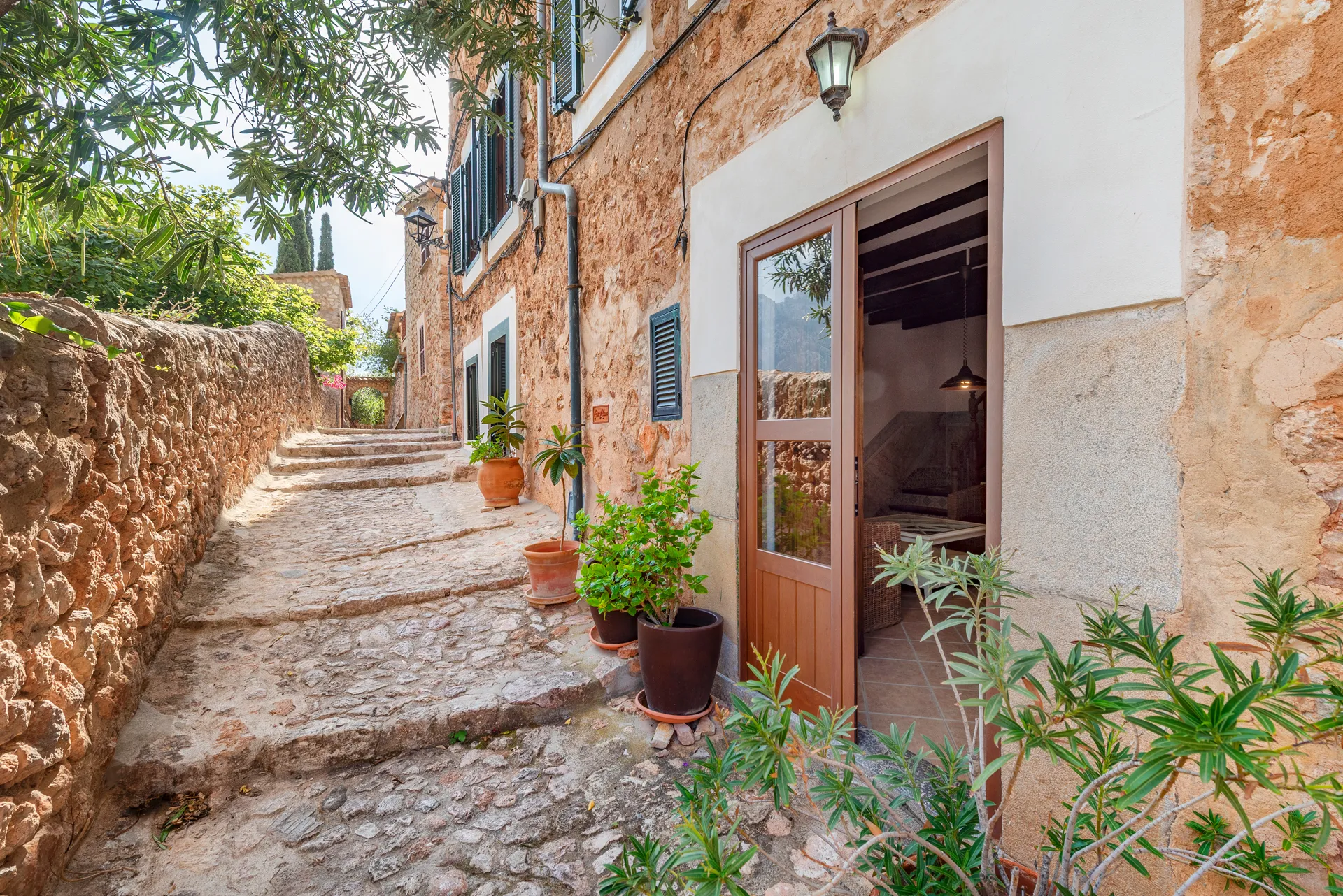 Encantadora casa adosada con vistas panorámicas en Fornalutx-22